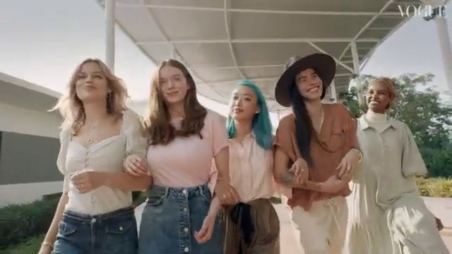 Video Reference: Smile, Hat, Happy, Gesture, Sun hat, Waist, Leisure, Event, Long hair, Thigh