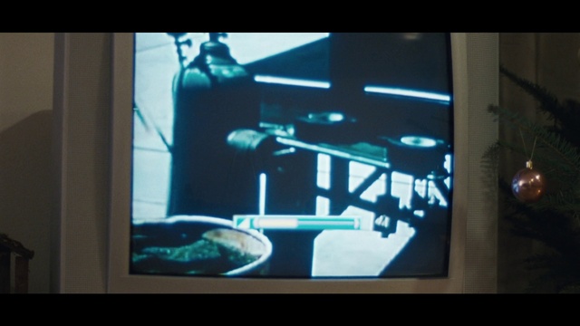 Video Reference: Television set, Art, Entertainment, Display device, Multimedia, Electronic device, Gadget, Television program, Glass, Electric blue