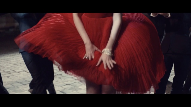 Video Reference: Purple, Textile, Organism, Pink, Performing arts, Thigh, Entertainment, Dance, Petal, Sportswear