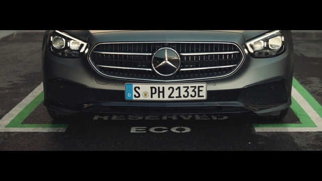 Video Reference: Vehicle registration plate, Vehicle, Car, Automotive lighting, Motor vehicle, Grille, Hood, Automotive tire, Bumper, Alloy wheel