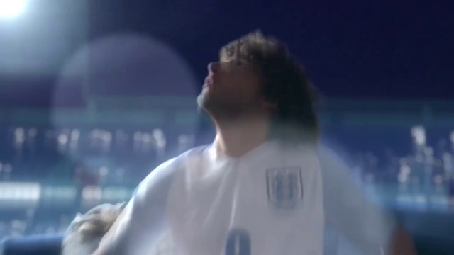 Video Reference: Flash photography, Gesture, T-shirt, Elbow, Electric blue, Fun, Player, Darkness, Facial hair, Sportswear