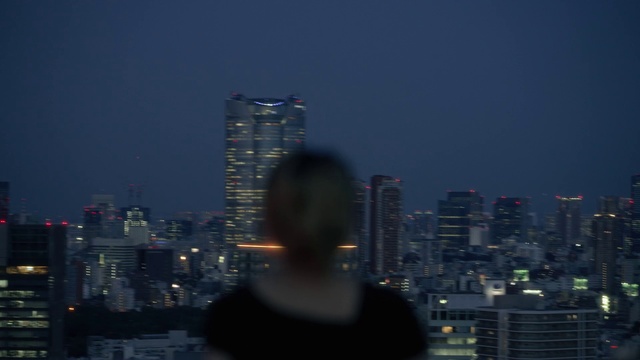Video Reference: Building, Sky, Skyscraper, World, Tower block, Atmospheric phenomenon, Dusk, Tower, Cityscape, Condominium