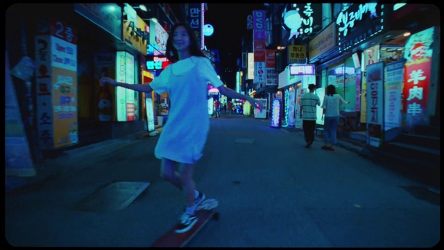 Video Reference: Blue, Flash photography, Road surface, Entertainment, Street fashion, Midnight, Road, Leisure, City, Sidewalk