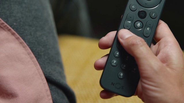 Video Reference: Arm, Input device, Gadget, Gesture, Finger, Grey, Thumb, Communication Device, Audio equipment, Wrist