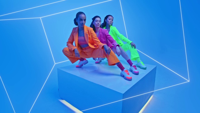 Video Reference: Leg, Blue, Dress, Performing arts, Smile, Entertainment, Boot, Recreation, Leisure, Electric blue