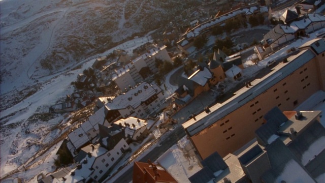 Video Reference: Building, Window, World, Urban design, Residential area, Cityscape, City, Landscape, Sky, Water