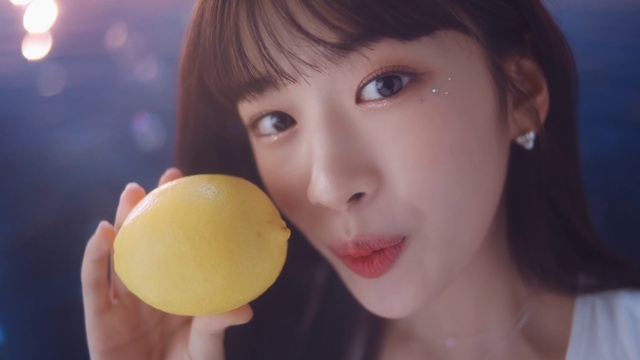 Video Reference: Nose, Cheek, Skin, Head, Lip, Chin, Eyelash, Neck, Ear, Gesture