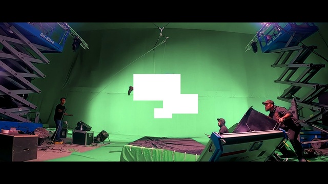 Video Reference: Green, Blue, Purple, Entertainment, Organism, Line, Visual effect lighting, Display device, Electronic device, Space