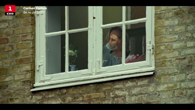 Video Reference: Window, Fixture, Rectangle, Building, Material property, Facade, Wood, Tints and shades, Glass, Building material