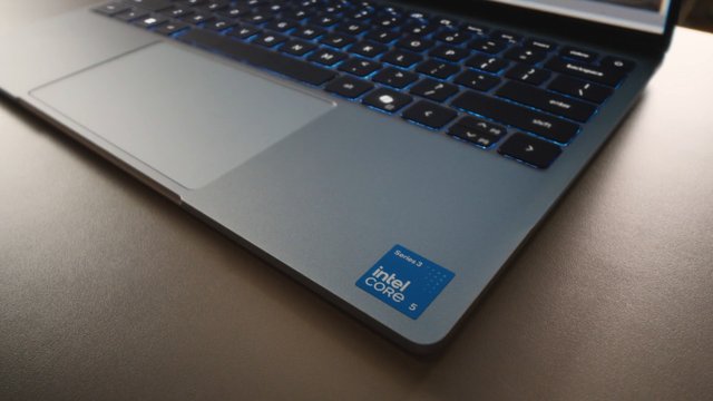 Video Reference: laptop, keyboard, trackpad, computer, close-up, desk, technology, portable, hardware, intel, core i5, workstation, office, device, electronics
