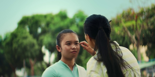 Video Reference: People in nature, Happy, Gesture, Black hair, Leisure, Sky, T-shirt, Grass, Event, Travel