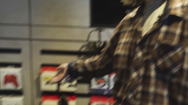 Video Reference: Tartan, Plaid, Eyewear, Audio equipment, Pattern, Personal protective equipment, Carmine, Fur, Font, Fun