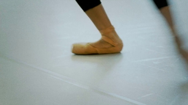 Video Reference: Dress, Knee, Wood, Flooring, Hardwood, Human leg, Wrist, Thigh, Thumb, Foot