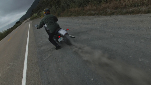 Video Reference: Tire, Wheel, Automotive tire, Motorcycle, Automotive lighting, Vehicle, Road surface, Asphalt, Rolling, Fender