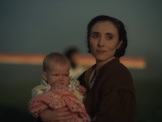 Video Reference: Face, Cheek, Skin, Head, Eye, Flash photography, Standing, Gesture, Happy, Baby