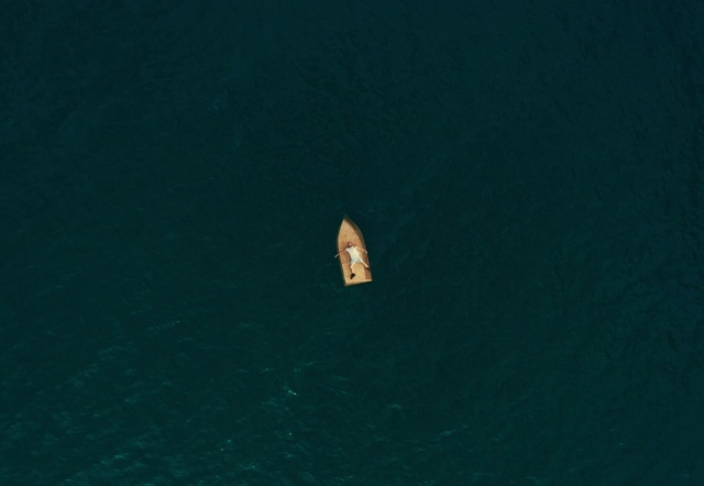 Video Reference: Liquid, Water, Fluid, Wing, Recreation, Electric blue, Lake, Sky, Fashion accessory, Wildlife