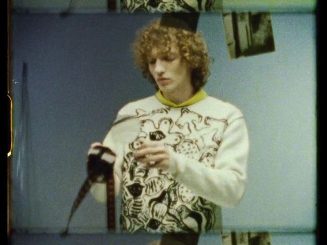 Video Reference: Microphone, Sleeve, Jheri curl, Entertainment, T-shirt, Fun, Event, Music, Audio equipment, Music artist