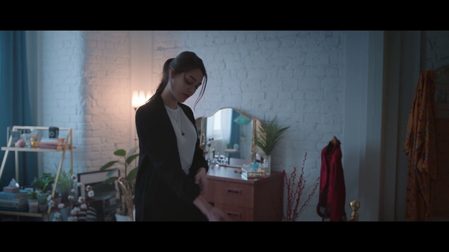 Video Reference: Plant, Flash photography, Purple, Fashion design, Event, Drawer, Formal wear, Magenta, Fun, Darkness