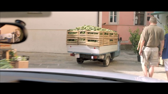 Video Reference: Tire, Wheel, Vehicle, Motor vehicle, Automotive lighting, Automotive tire, Automotive design, Shorts, Car, Asphalt