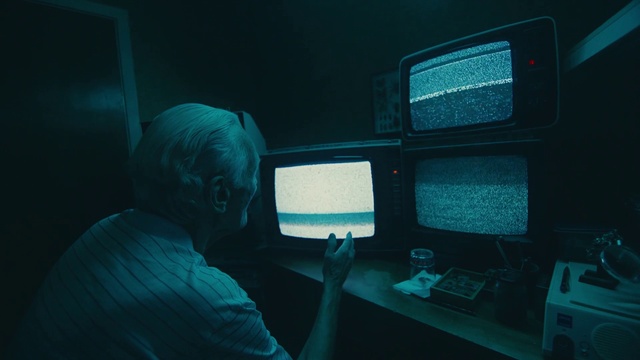 Video Reference: Computer, Personal computer, Computer monitor, Peripheral, Desk, Gadget, Desktop computer, Audio equipment, Engineering, Display device