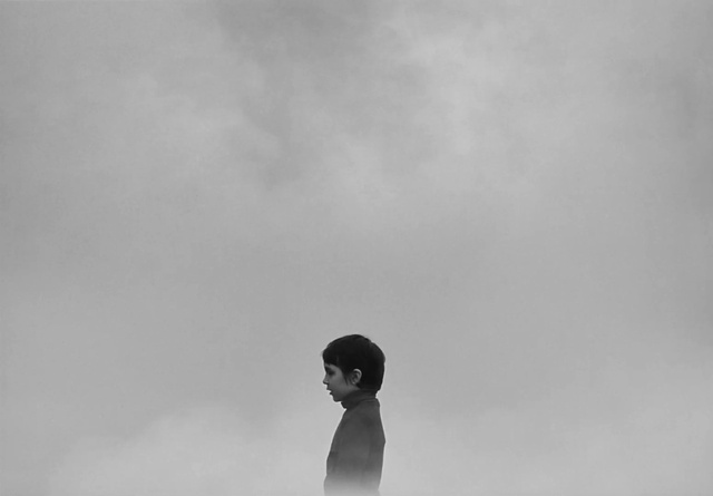 Video Reference: Cloud, Sky, People in nature, Flash photography, Gesture, Grey, Happy, Atmospheric phenomenon, Tints and shades, Horizon