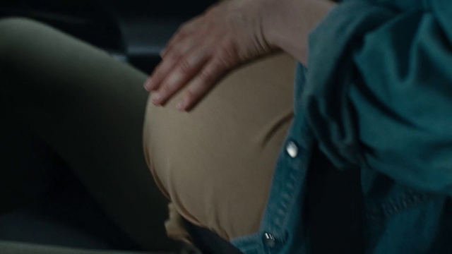 Video Reference: Outerwear, Human body, Sleeve, Waist, Gesture, Elbow, Wrist, Abdomen, Trunk, Human leg