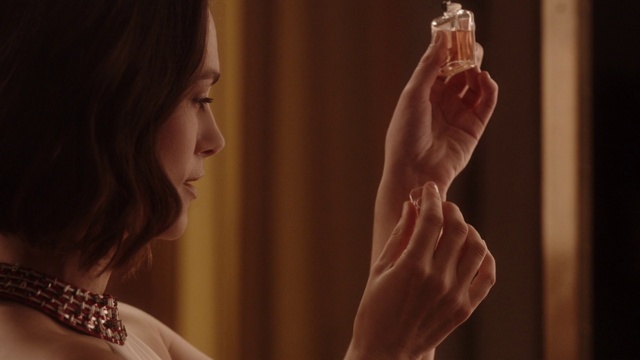 Video Reference: Hand, Flash photography, Eyelash, Gesture, Finger, Thumb, Nail, Wrist, Elbow, Wood