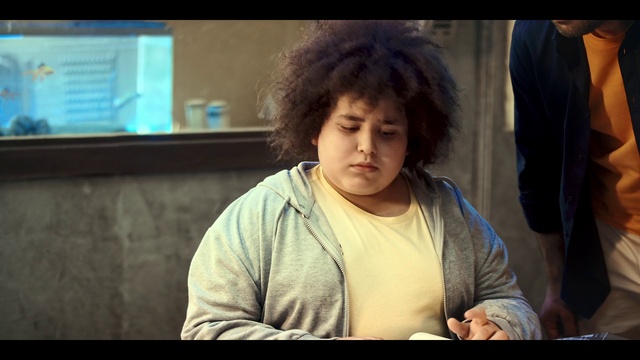 Video Reference: Flash photography, Gesture, Happy, Fun, Afro, Event, Darkness, Sitting, Fur, Television