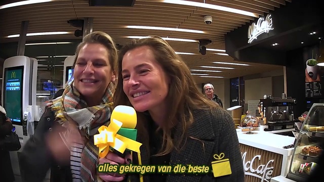 Video Reference: Smile, Drink, Event, Customer, Blond, Fun, Fan, T-shirt, Eyewear, Logo