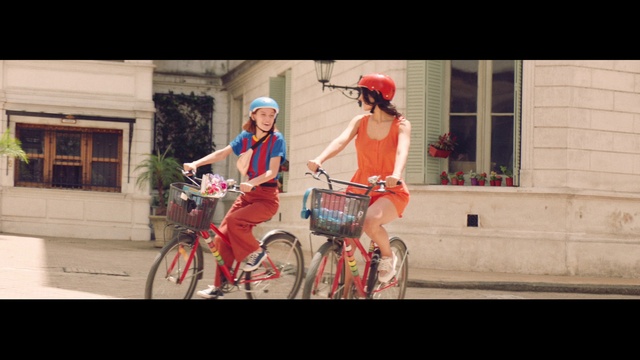 Video Reference: Bicycle, Bicycle helmet, Bicycles--Equipment and supplies, Wheel, Bicycle wheel, Helmet, Bicycle frame, Window, Bicycle clothing, Bicycle handlebar