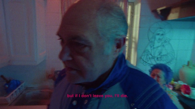 Video Reference: Forehead, Nose, Chin, Mouth, Jaw, Ear, T-shirt, Electric blue, Wrinkle, Fun