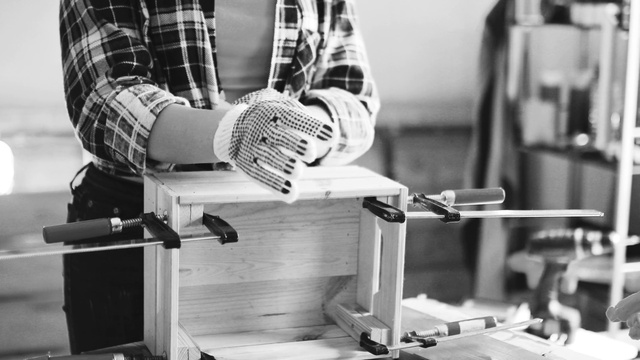Video Reference: Hand, Arm, Photograph, White, Black, Guitar accessory, Sleeve, Standing, Musician, Black-and-white