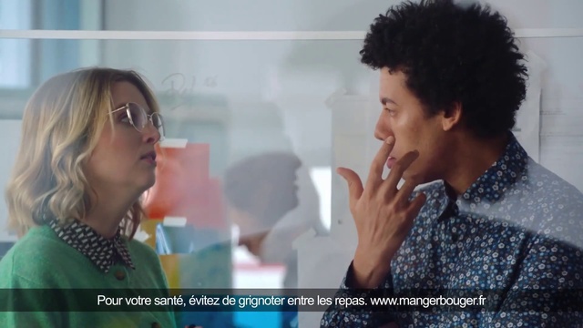 Video Reference: Forehead, Eyebrow, Mouth, Eyelash, Jaw, Jheri curl, Gesture, Happy, Flash photography, Interaction