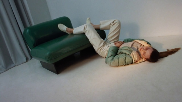 Video Reference: Couch, Comfort, Dress, Knee, Wood, Flooring, studio couch, Thigh, Human leg, Wrist