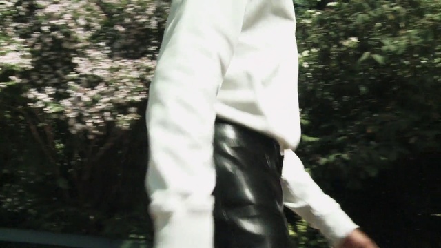 Video Reference: Sleeve, Waist, Plant, Gesture, Sunglasses, Eyewear, Denim, Grass, Thigh, Sportswear