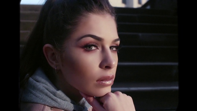 Video Reference: Nose, Cheek, Lip, Chin, Eyebrow, Eyelash, Lipstick, Eye liner, Flash photography, Jaw