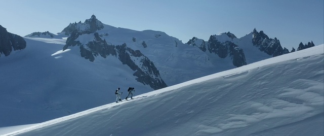 Video Reference: Sky, Snow, Mountain, Cloud, Slope, Ice cap, Outdoor recreation, Freezing, Terrain, Winter sport