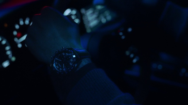 Video Reference: Speedometer, Automotive lighting, Plant, Hood, Automotive design, Vehicle, Flash photography, Car, Steering part, Steering wheel
