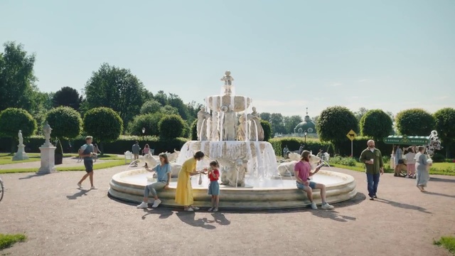 Video Reference: Sky, Plant, Fountain, Tree, Leisure, Fun, City, Landscape, Water feature, Travel