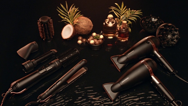 Video Reference: Plant, Eyewear, Latex, Cg artwork, Personal protective equipment, Audio equipment, Event, Office supplies, Spandex, Fictional character