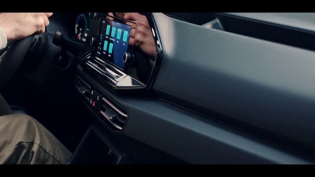 Video Reference: Vehicle, Gear shift, Automotive lighting, Automotive mirror, Automotive design, Car, Steering wheel, Vehicle door, Automotive exterior, Rear-view mirror