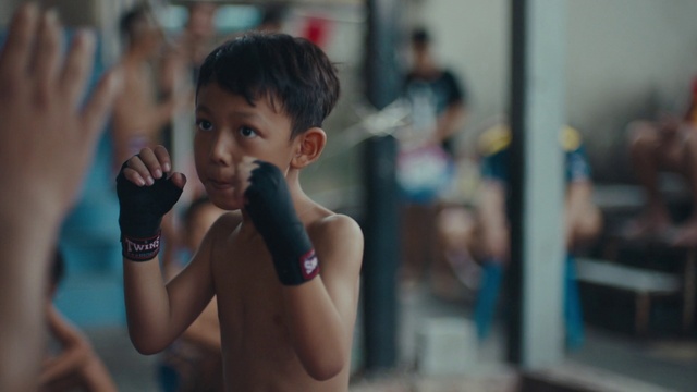 Video Reference: Flash photography, Gesture, Happy, Black hair, Leisure, Elbow, Child, Toddler, Fun, Street fashion