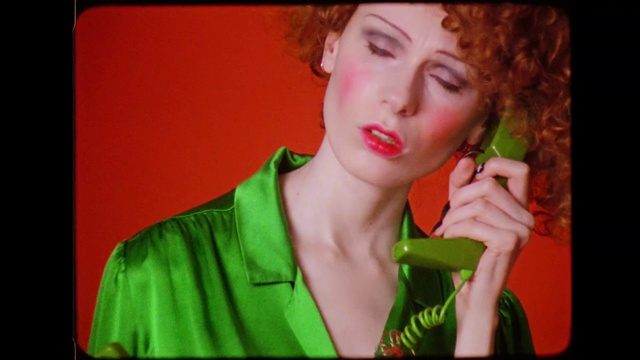 Video Reference: Lip, Lipstick, Eyelash, Mouth, Flash photography, Gesture, Entertainment, Performing arts, Eye liner, Music artist