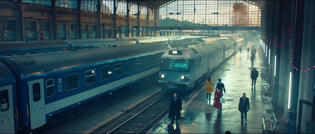 Video Reference: Train, Vehicle, Rolling stock, Transport hub, Electricity, Mode of transport, Railway, Track, Rolling, Automotive lighting