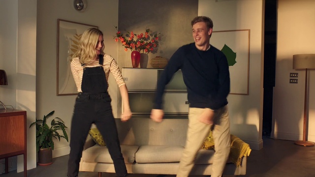 Video Reference: Joint, Shoulder, Plant, Sleeve, Standing, Waist, Knee, Gesture, Thigh, Fashion design