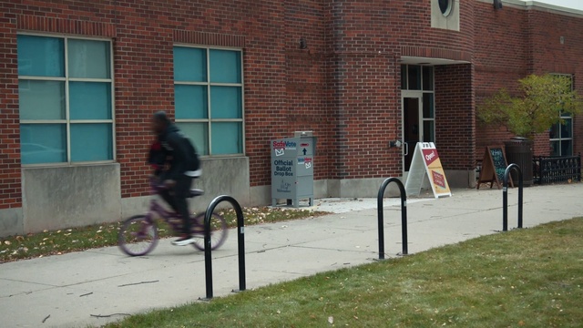 Video Reference: Bicycle, Wheel, Window, Building, Tire, Plant, Bicycle tire, Bicycles--Equipment and supplies, Bicycle handlebar, Neighbourhood
