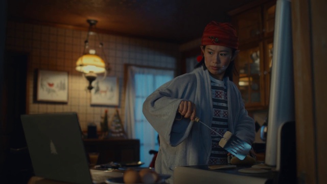 Video Reference: Headgear, Laptop, Cap, Computer, Event, Room, Fun, Audio equipment, Personal protective equipment, Pc game