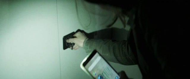 Video Reference: Revolver, Gesture, Wrist, Elbow, Electronic device, Personal protective equipment, Flash photography, Gadget, Glass, Glove