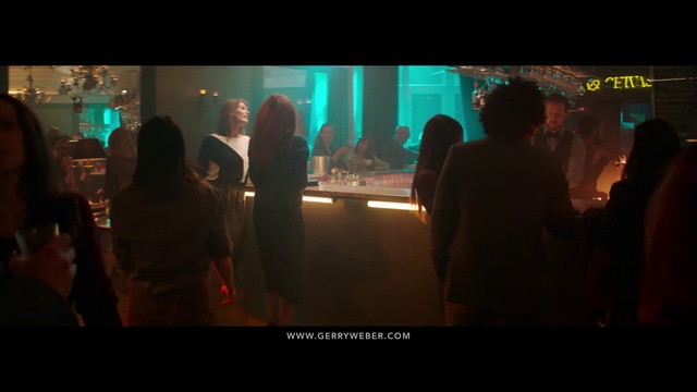 Video Reference: World, Entertainment, Flash photography, Projection screen, Performing arts, Display device, Magenta, Music venue, Stage, Fun