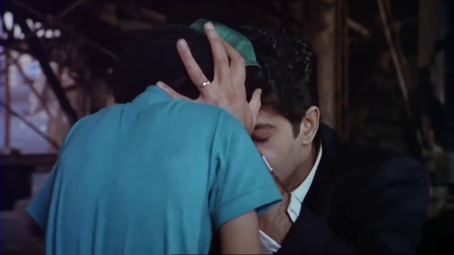 Video Reference: Forehead, Flash photography, Tie, Gesture, Suit, Happy, Eyewear, Event, Electric blue, Fun